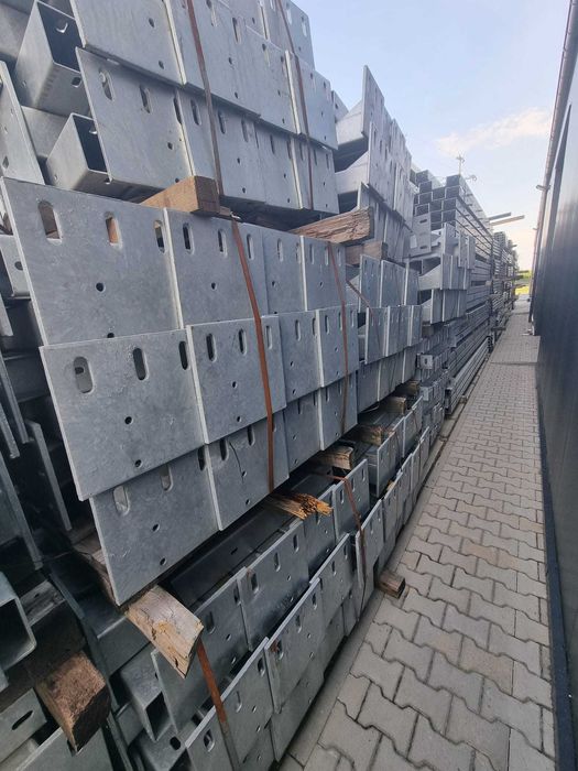 Słupy konstrukcja stalowa marki blacha stal użytkowa profile rury