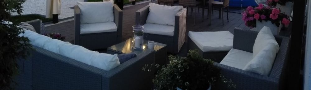 Zestaw mebli ogrodowych z poduszkami