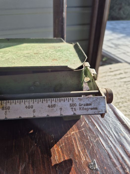 Sprzedam starą wagę.