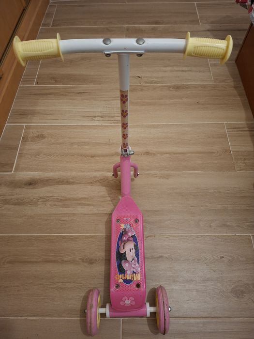 Trotinete Infantil Minnie Mouse 3 Rodas – Rosa (Até 20 kg)