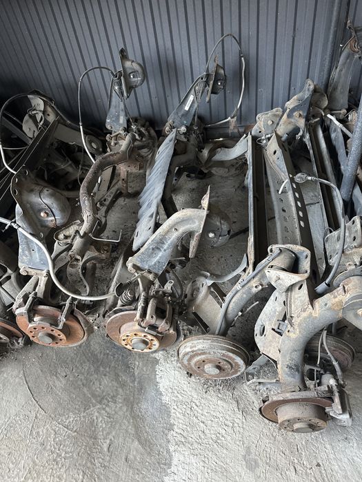 Балка Vw golf 5,6,7  touran jetta 5,6, tiguan 1 Skoda octavia A5 A7  rapid seat altea tolledo підрамник