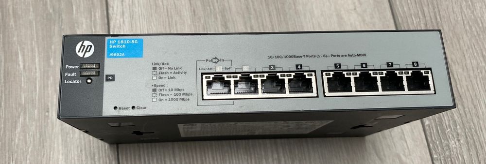 Switch HP 1810-8G J9802A 8 portów zasilanie PoE 10/100/1000