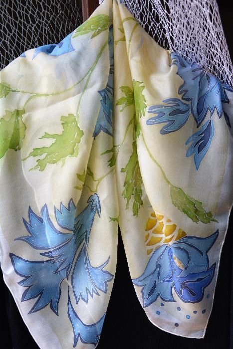 Pastelowa apaszka jedwabna ręcznie malowana.