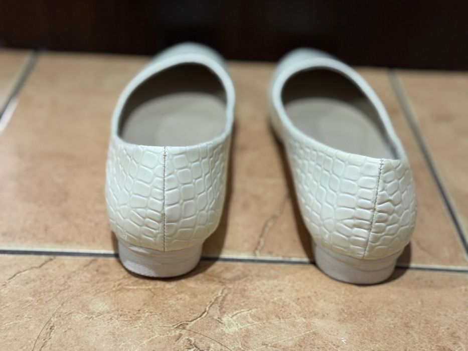 Балетки лаковані