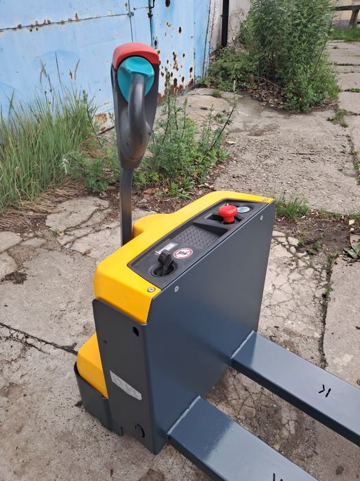 Wózek paleciak elektryczny Jungheinrich EJE M13