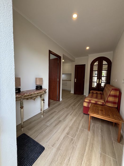 Apartamento T1 remodelado, no centro de Caneças - pronto a estrear