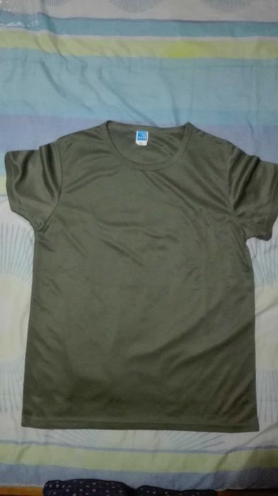 T-shirts cores variadas