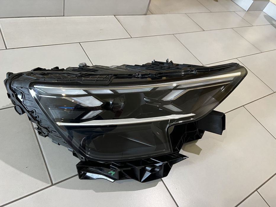 Фара права Audi Q8/SQ8 4M8941086