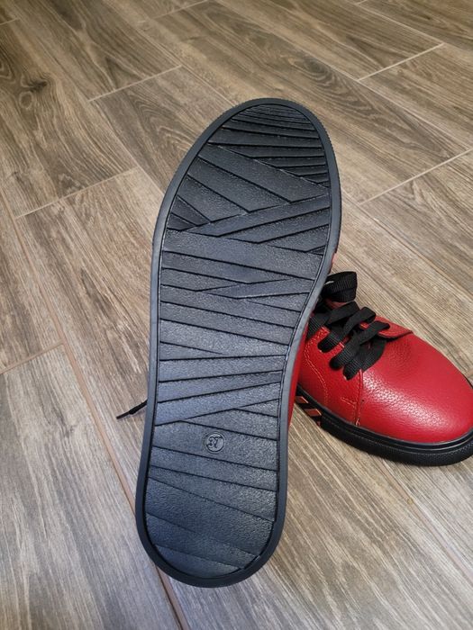 Продам туфлі, кеди, ботінки