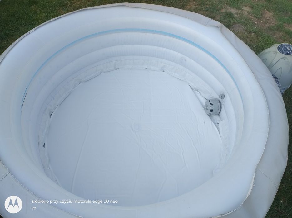 Jaccuzi Lay-Z-Spa Bestway błąd E08 basen