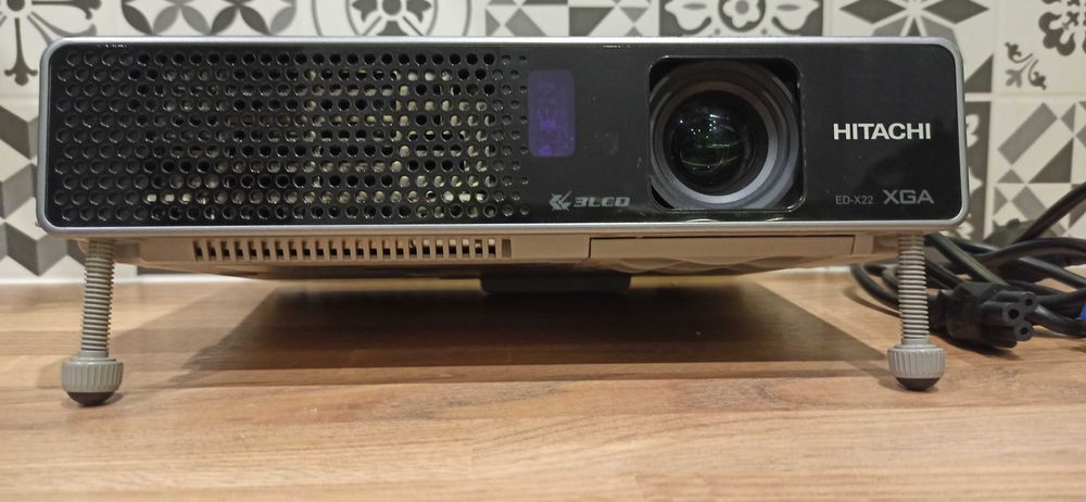 Projektor LCD Hitachi ED-X20 XGA 1024x768