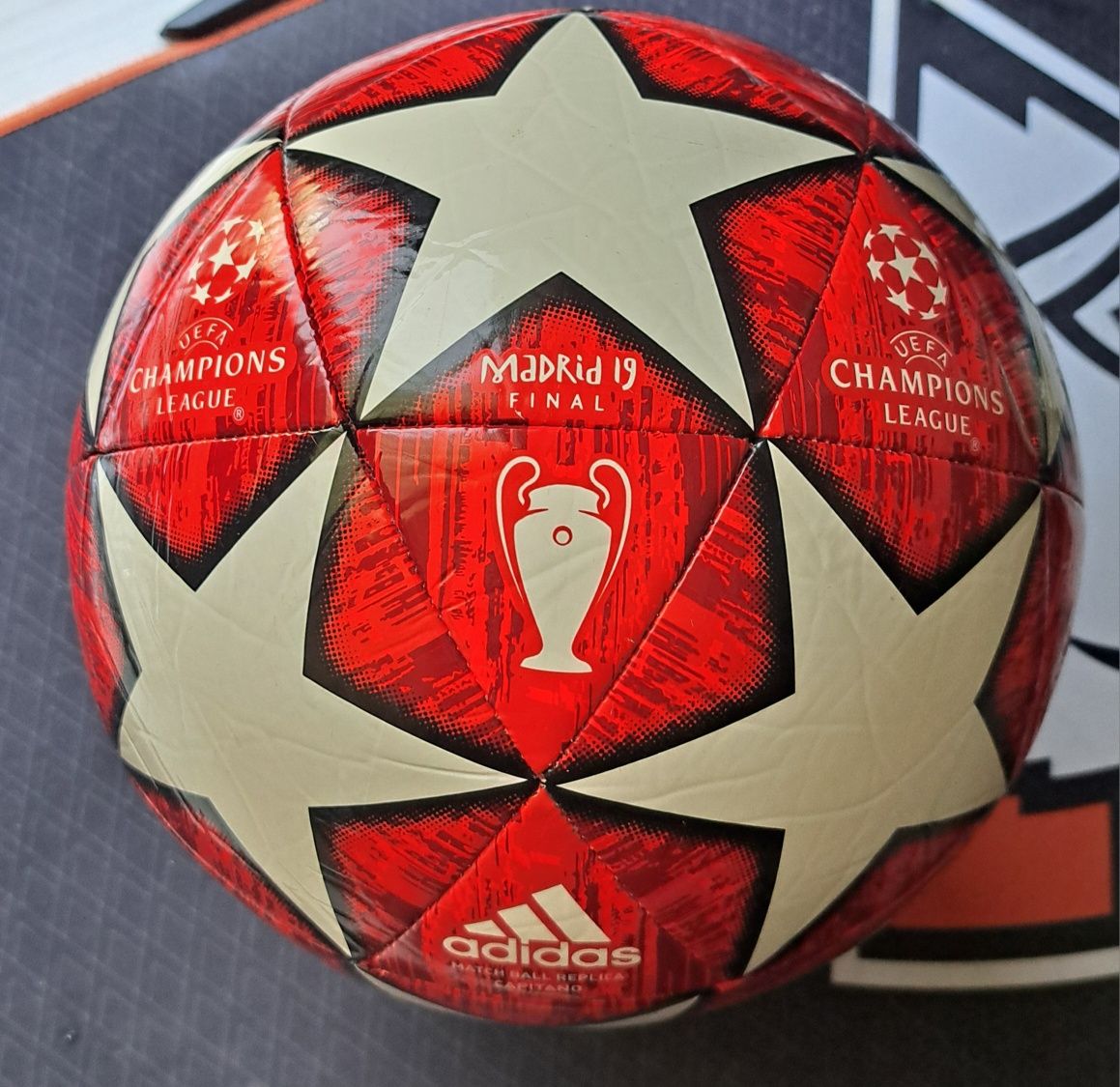 Adidas Finale Madrid 19 Capitano 800 Olx