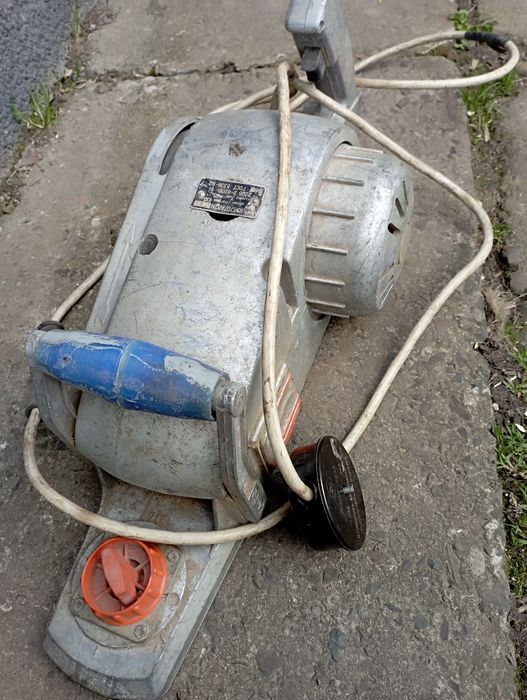 Електрорубанок 220в 3-820вт