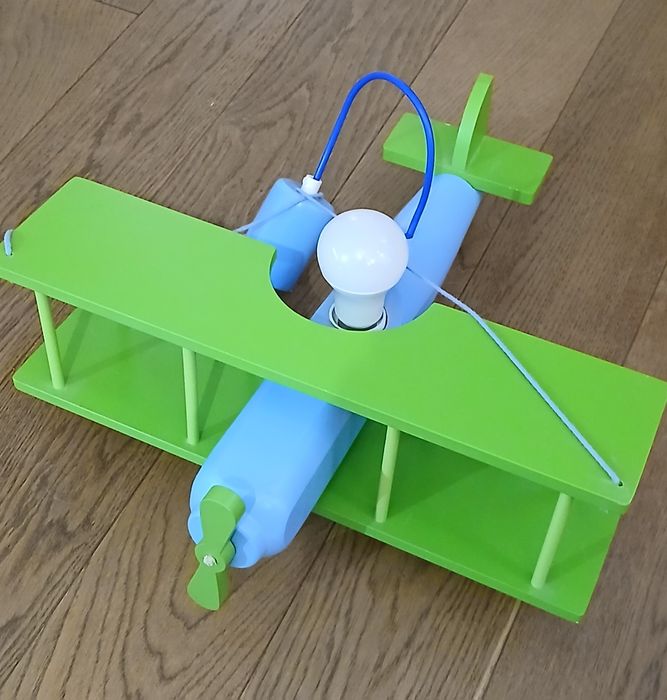 Lampa do pokoju dziecka samolot drewniana