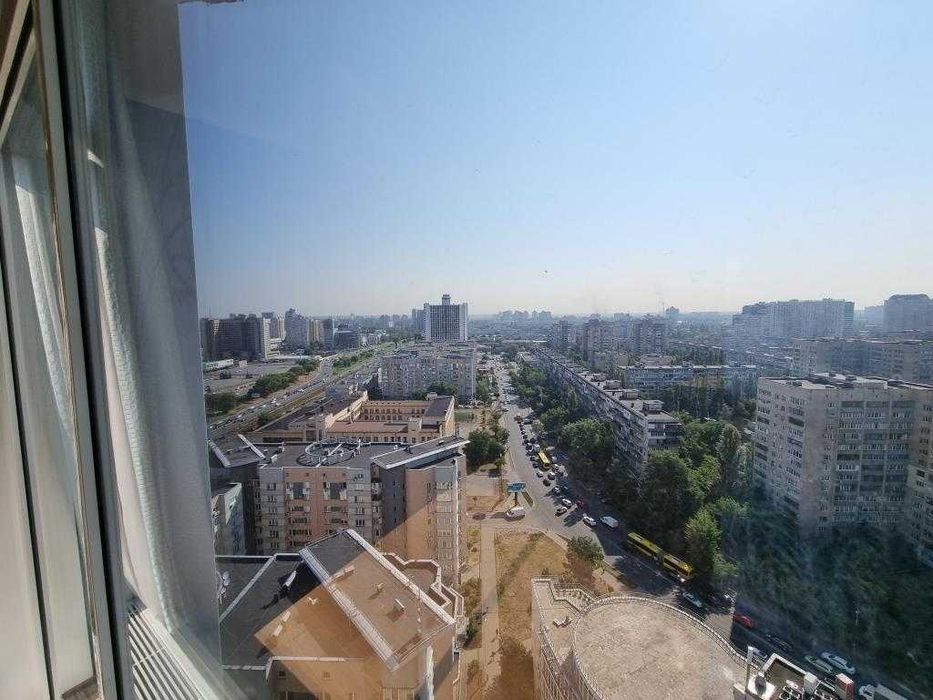 Оренда унікальної видової квартири 260 кв.м. Раїси Окіпної 10а