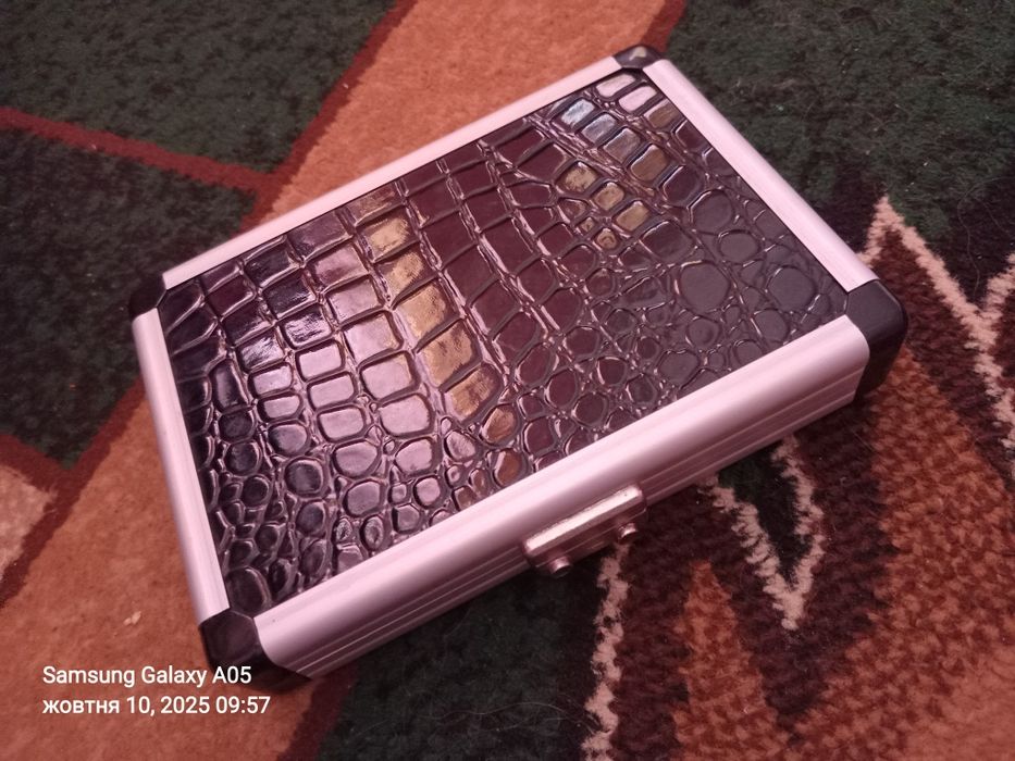 Продам кейсик для дрібничок