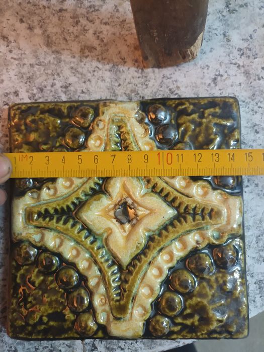 Azulejos de relevo antigos nunca aplicados