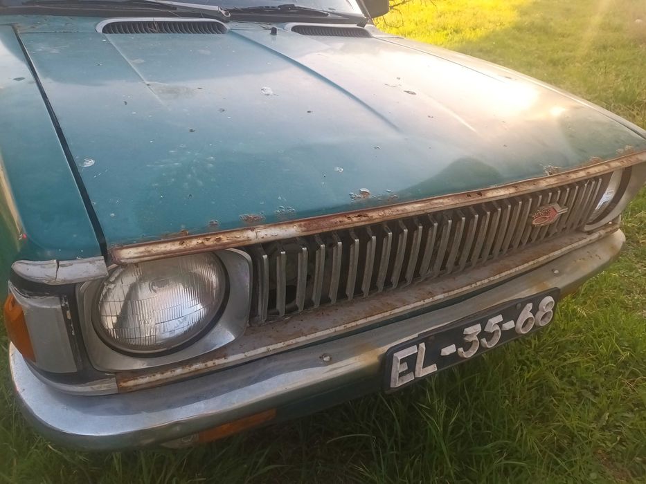 Toyota Corolla 1973 - Viatura para restaurar