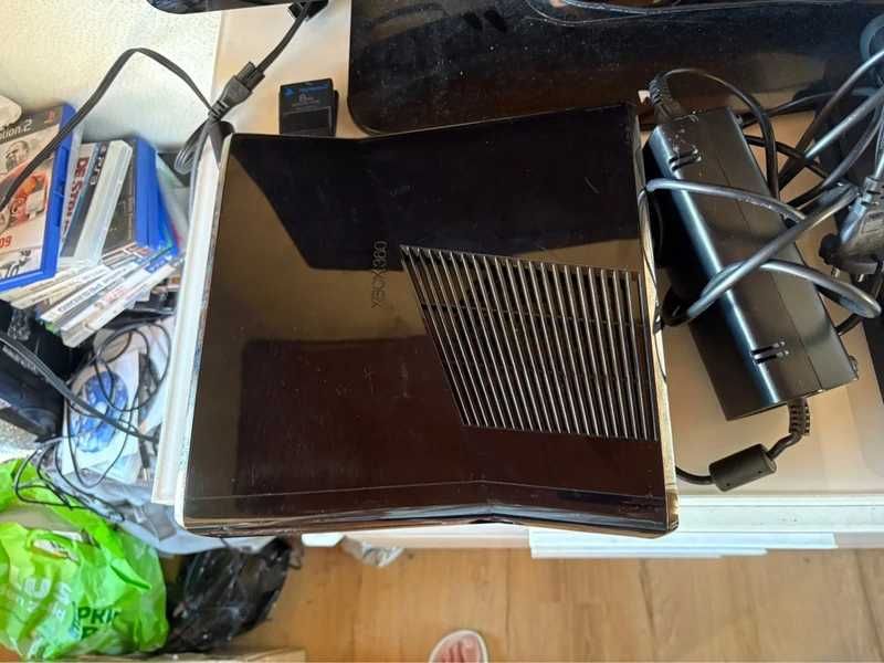 Xbox 360 super slim 250gb konsola 100% sprawna plus zasilacz Xbox