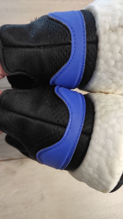 Продаж! Оригінальні кросівки Adidas pозмір 42(us9)