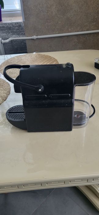 Капсульна кавоварка Inissia Black, Nespresso