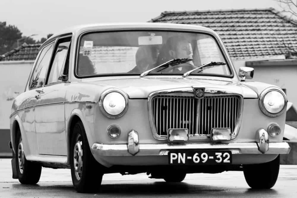 Aluguer de Carro Clássico MG MK II – Casamentos e Eventos