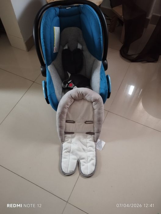 Conjunto completo da bebêconfort semi novo.Carrinho,Cadeira auto e Camaovo