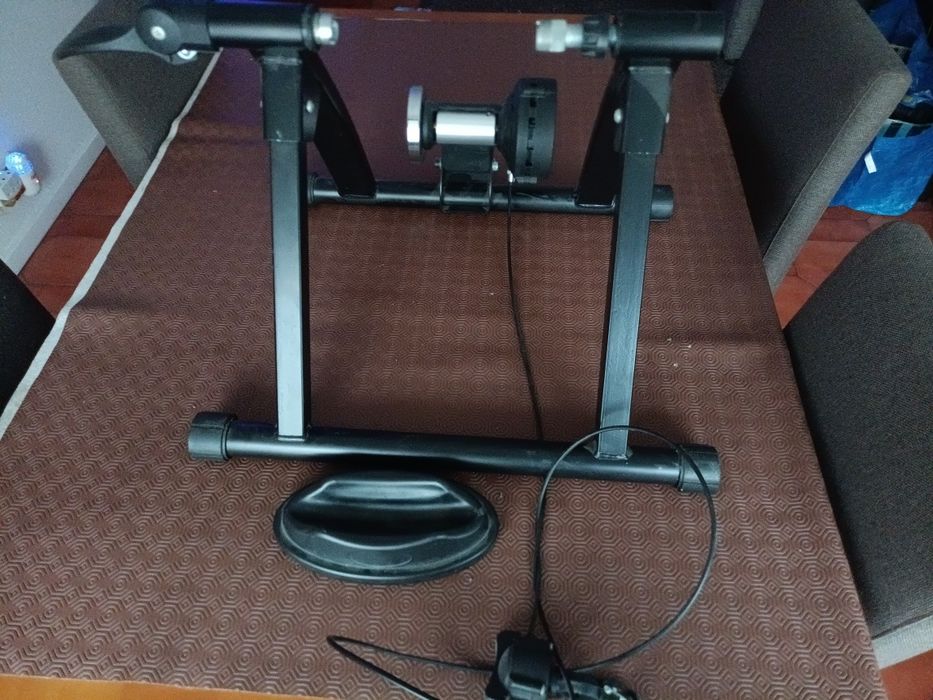 Rolo de treino magnético para bicicleta LEROC