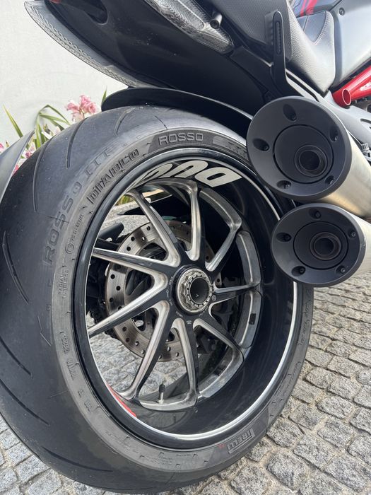 Ducati Diavel Carbon