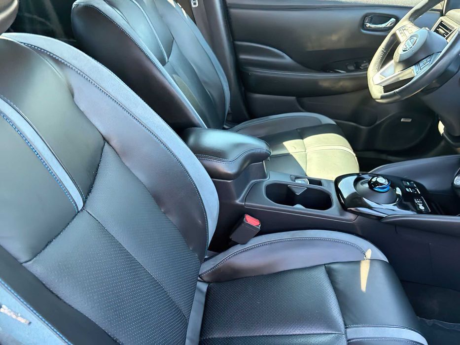 Nissan LEAF      2019