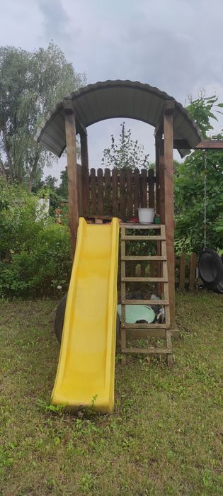 Продам дитячий будинок гойдалку