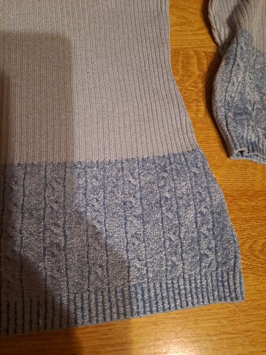 Sweter damski niebieski