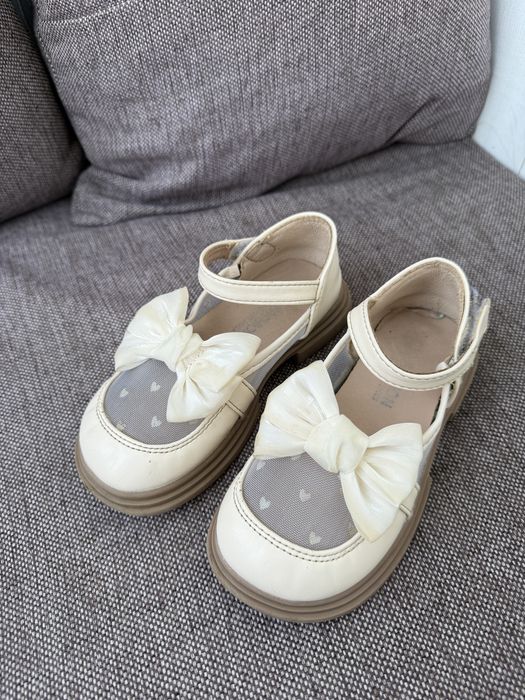 Туфлі для дівчинки