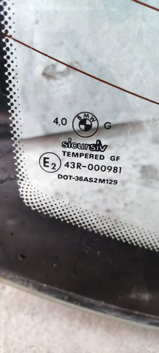 Заднее стекло на БМВ е 36 compact