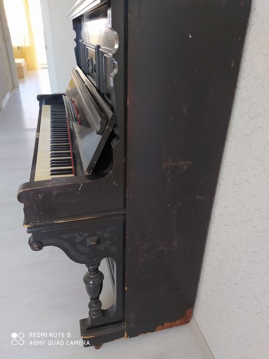 Пианино August Forster