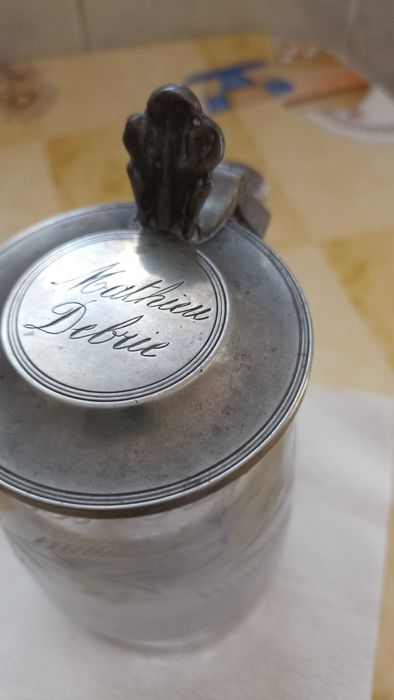 Pote tabaco antigo em grés e chope cerveja