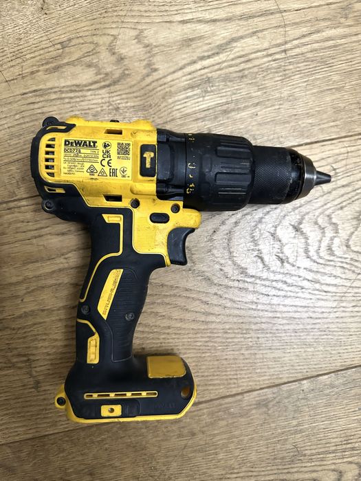 Шуруповерт Dewalt DCD778
