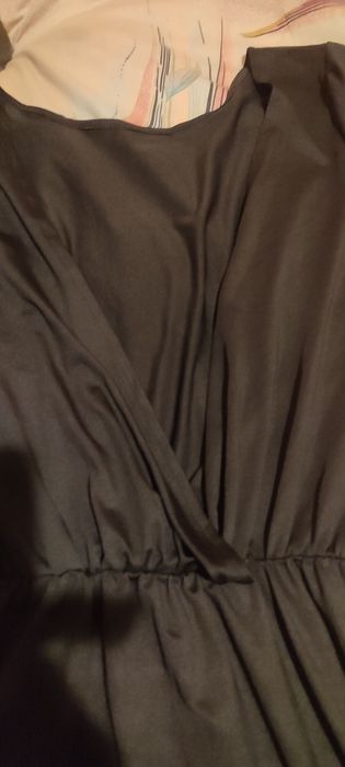 Zwiewna czarna sukienka