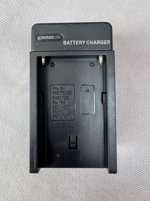 Зарядні пристрої для акумуляторів камер Sony / SJCAM / Panasonic / JVC | TRAVELCHARGER + BISN-SJ4000SC