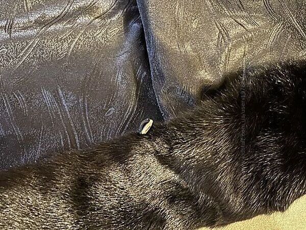 Норкова шуба автоледі