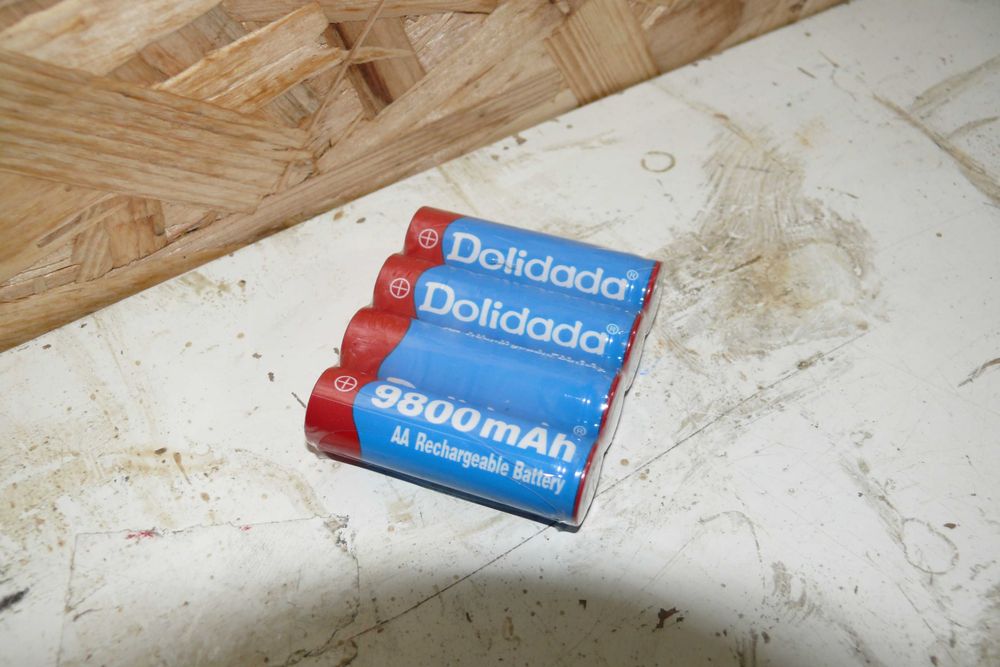 Conjunto de 4 pilhas alcalinas recarregáveis.