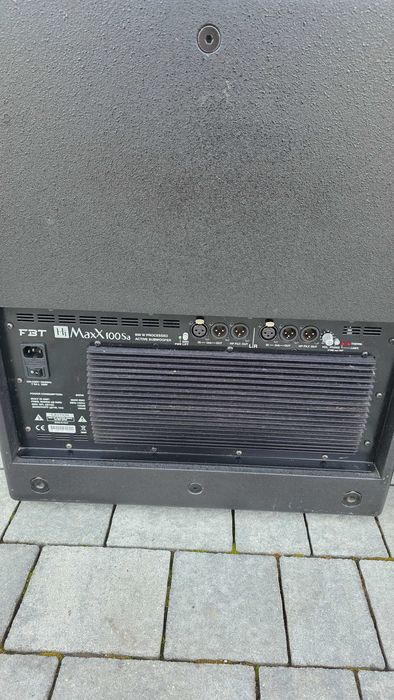 Sprzedam subwoofer aktywny FBT HiMaxx 100SA 2 szt.+ sztyce + pokrowce