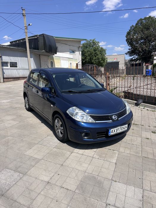 Nissan Tida 2010 Автомат