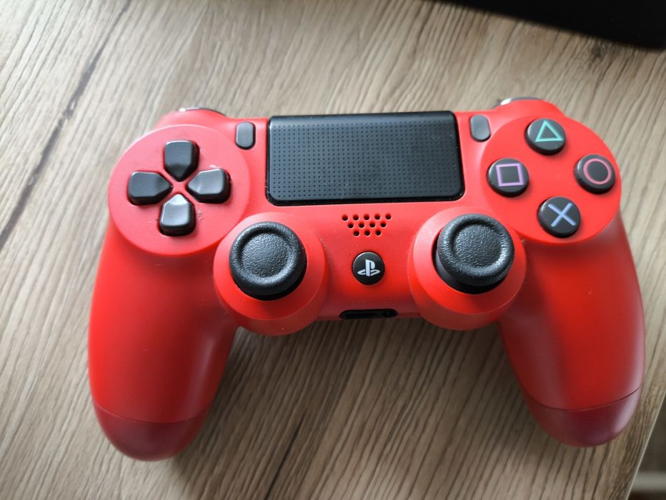 PlayStation 4 1TB como nova