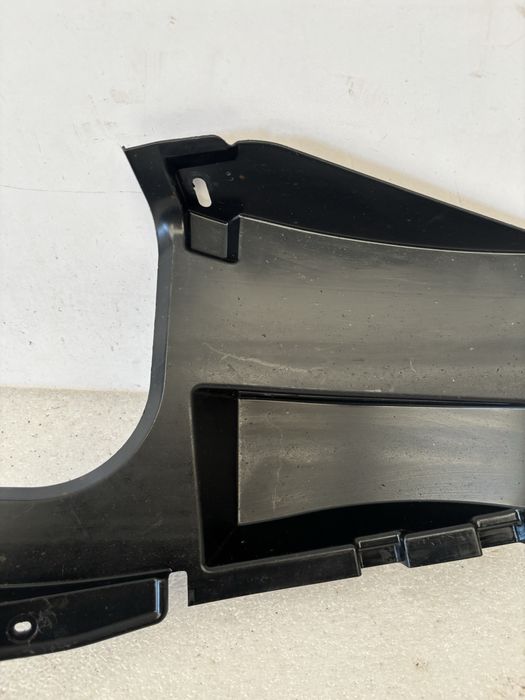 Toyota Corolla E16 E18 chlapacz nadkola prawy tył tylny nadkole prawe