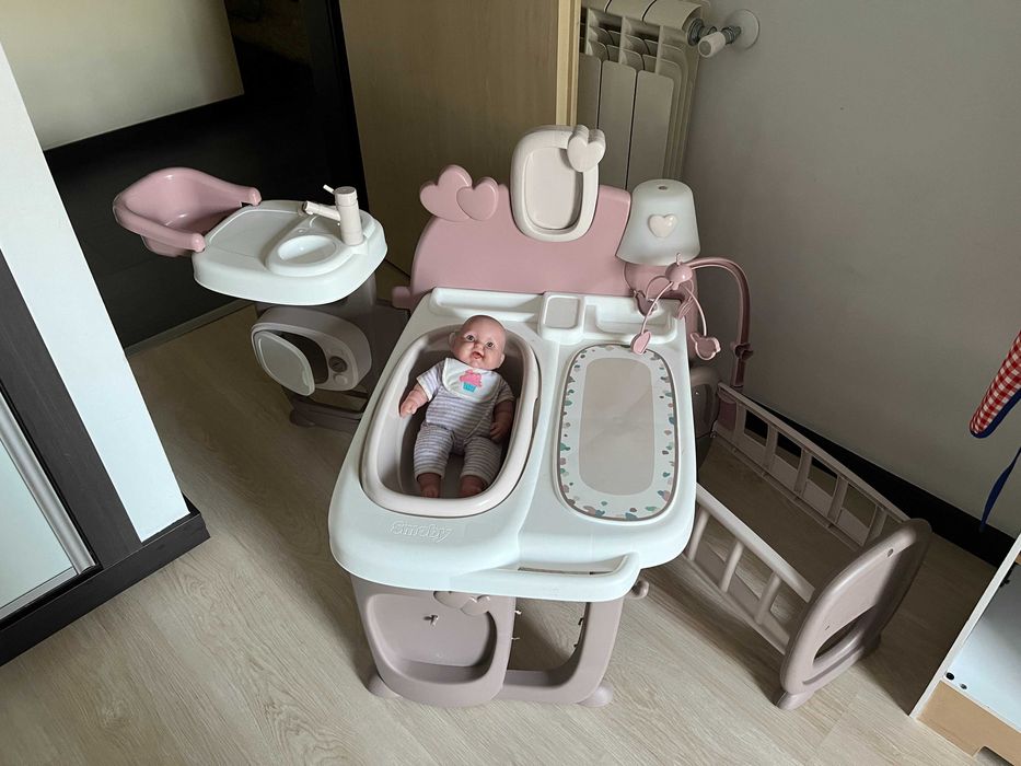 Maternidade de Brincar Smoby - Completa com Caixa - Casinha para bonecas Baby Nurse Smoby com acessórios (cozinha, casa de banho, quarto)