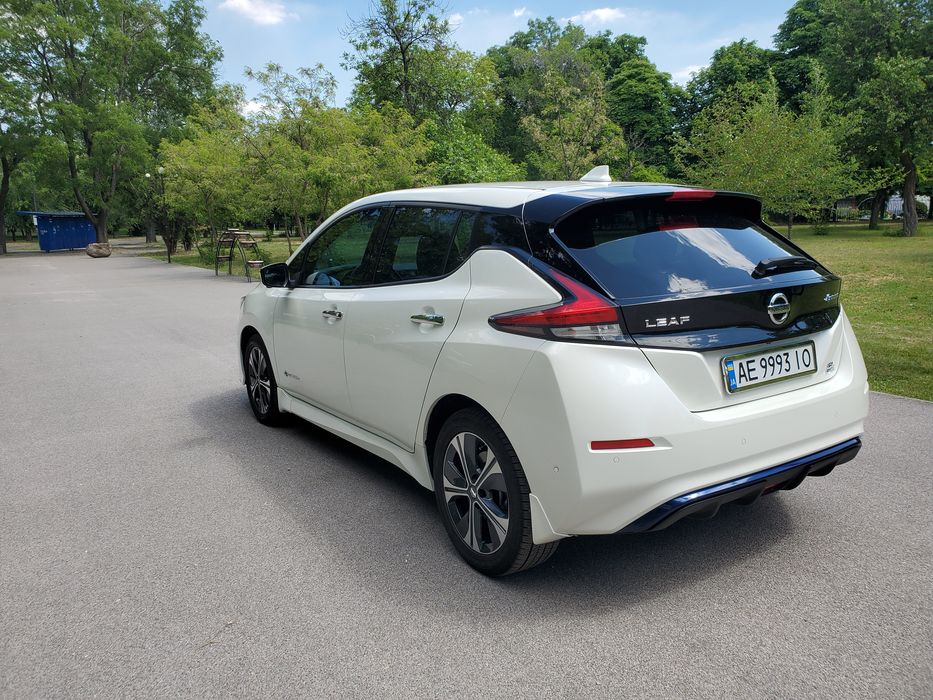 Nissan Leaf SL 62kwh