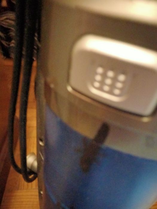 Máquina de lavar e aspirar, usada poucas vezes.