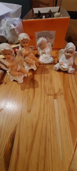 Figurki aniołków
