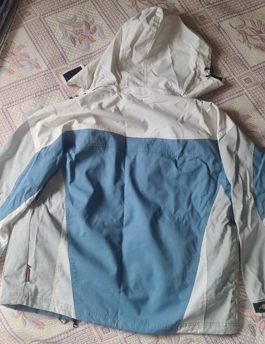 Продам  гірськолижну куртку